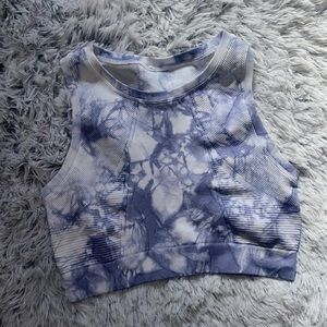 Seamless sports bra